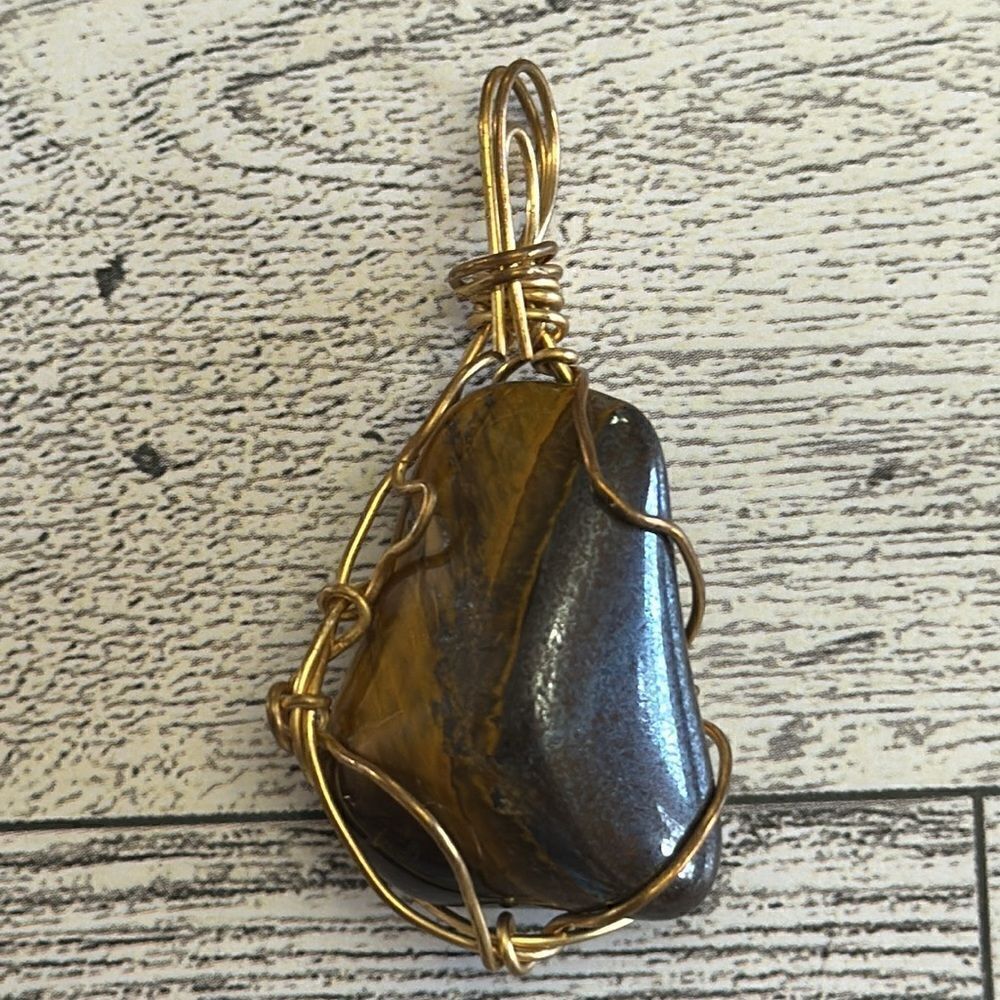 Tiger’s Eye Wire Wrapped Pendant - Picture 2 of 6
